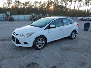 Ford Focus SE 2.0L 4 2014