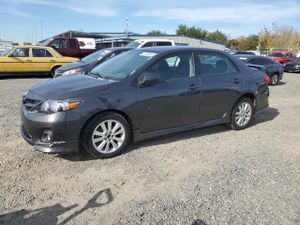 Toyota Corolla BASE 1.8L 4 2011
