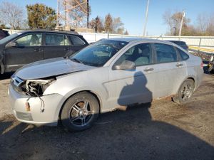 Ford Focus SE 2.0L 4 2010