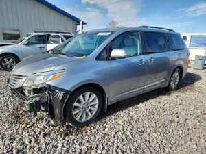 Toyota Sienna XLE 3.5L 6 2015