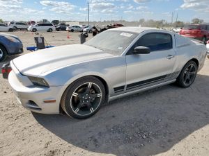 Ford Mustang 3.7L 6 2014