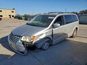 Chrysler Town & Country TOURING 3.8L 6 2010