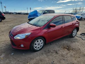Ford Focus SE 2.0L 4 2012