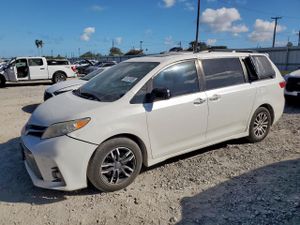 Toyota Sienna XLE 3.5L 6 2018