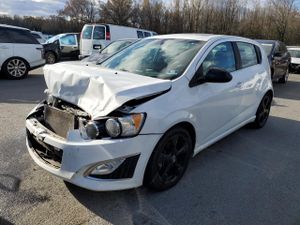 Chevrolet Aveo (Sonic) RS 1.4L 4 2013