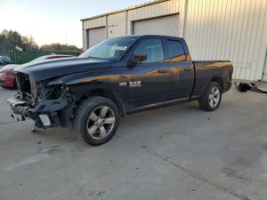 RAM 1500 ST 5.7L 8 2013
