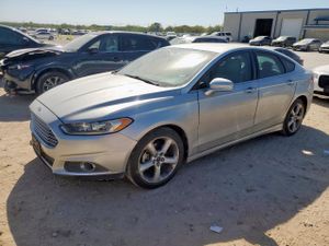 Ford Fusion SE 2.5L 4 2014