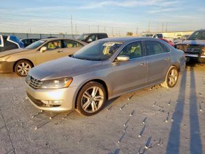 Volkswagen Passat SEL 2.0L 4 2013