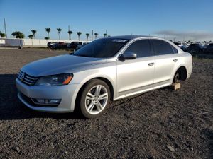 Volkswagen Passat SEL 1.8L 4 2015