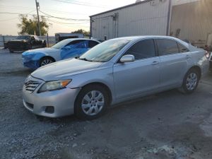 Toyota Camry BASE 2.5L 4 2011