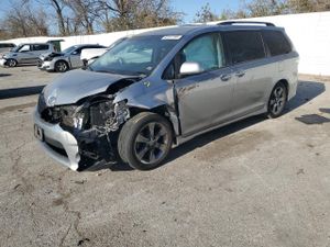 Toyota Sienna SPORT 3.5L 6 2011