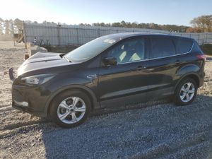 Ford Escape SE 2.5L 4 2015