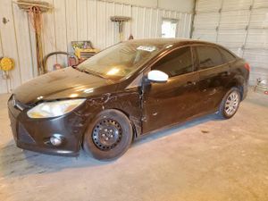 Ford Focus SE 2.0L 4 2012