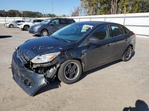 Ford Focus S 2.0L 4 2013