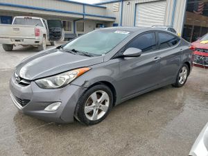 Hyundai Elantra GLS 1.8L 4 2013