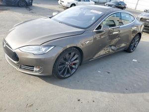 Tesla Model S 2015