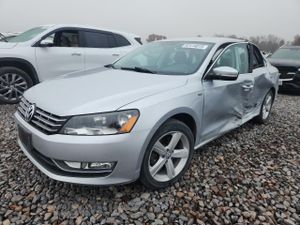 Volkswagen Passat S 1.8L 4 2015