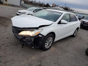 Toyota Camry LE 2.5L 4 2015