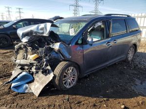 Toyota Sienna XLE 3.5L 6 2015