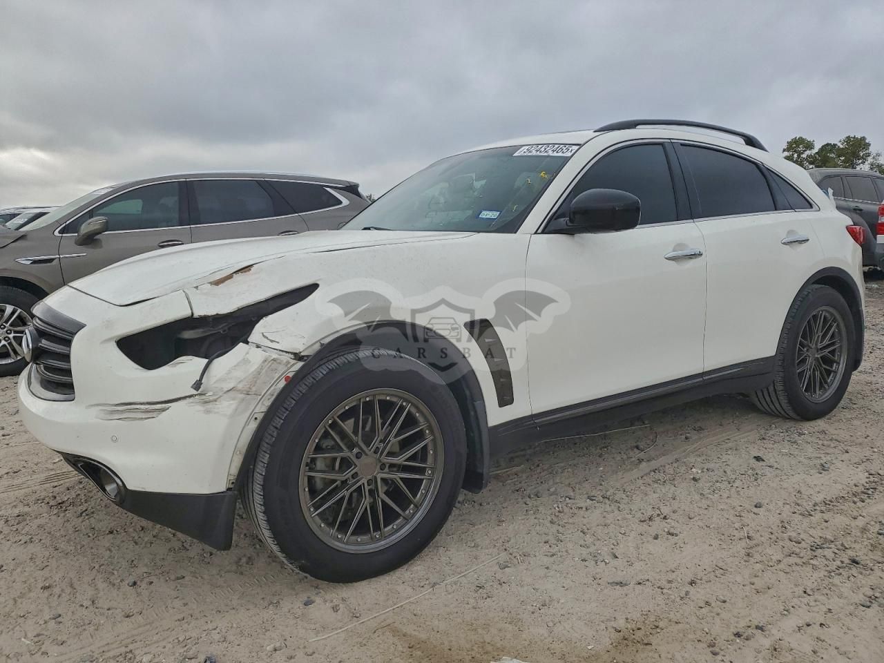 Infiniti QX70 3.7L 6 2015