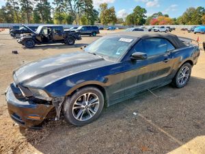 Ford Mustang 3.7L 6 2014