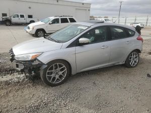 Ford Focus SE 2.0L 4 2015