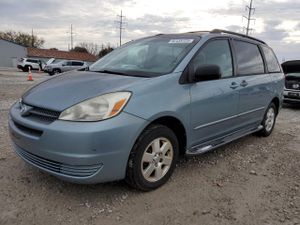 Toyota Sienna CE 3.3L 6 2004