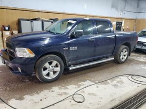 RAM 1500 ST 5.7L 8 2015