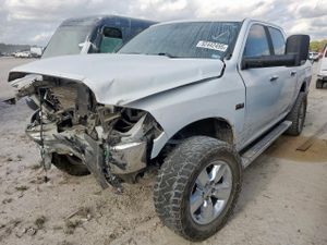 RAM 1500 SLT 5.7L 8 2013