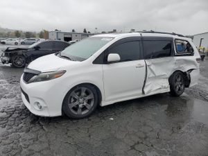 Toyota Sienna SPORT 3.5L 6 2015