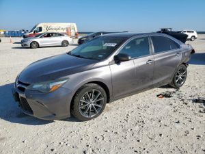Toyota Camry LE 2.5L 4 2015