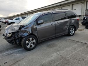 Toyota Sienna LE 3.5L 6 2015