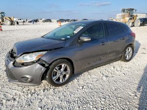 Ford Focus SE 2.0L 4 2014