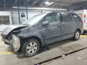 Toyota Sienna CE 3.5L 6 2009