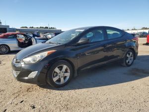 Hyundai Elantra GLS 1.8L 4 2013