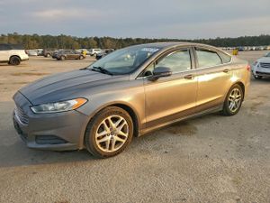 Ford Fusion SE 2.5L 4 2014