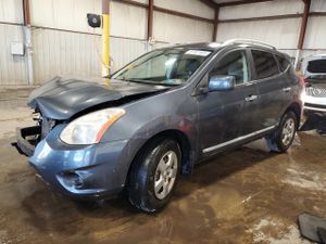 Nissan Rogue S 2.5L 4 2013