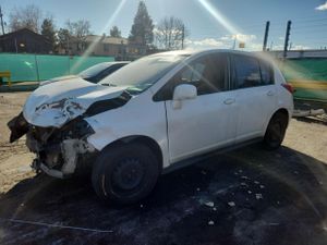Nissan Versa S 1.8L 4 2010