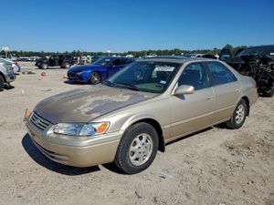 Toyota Camry LE 2.2L 4 1999