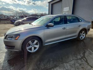Volkswagen Passat SE 2.5L 5 2013
