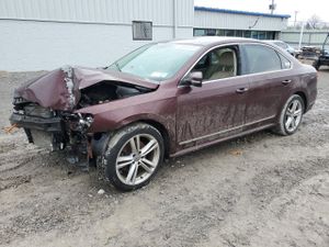 Volkswagen Passat SEL 2.0L 4 2013