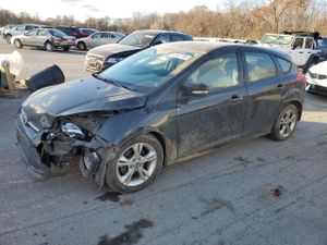 Ford Focus SE 2.0L 4 2014
