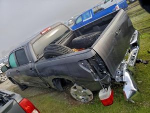 Toyota Tundra CREWMAX SR5 5.7L 8 2013