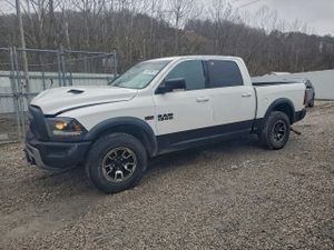 RAM 1500 REBEL 5.7L 8 2015