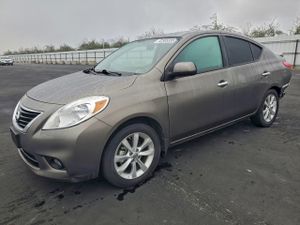 Nissan Versa S 1.6L 4 2014