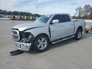 RAM 1500 SLT 5.7L 8 2015