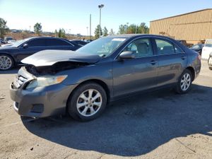 Toyota Camry BASE 2.5L 4 2011
