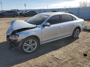 Volkswagen Passat SEL 2 L 4 2015