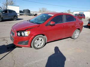 Chevrolet Aveo (Sonic) LT 1.8L 4 2015
