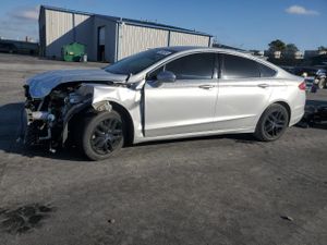 Ford Fusion SE 1.6L 4 2013